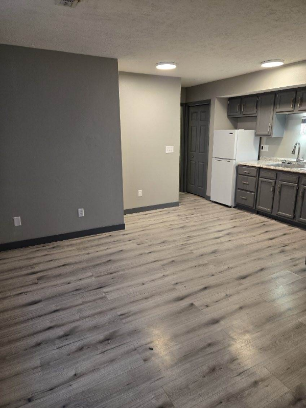 573 Irving Wick Drive East #B - Photo 3 of 9