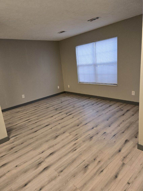 573 Irving Wick Drive East #B - Photo 5 of 9