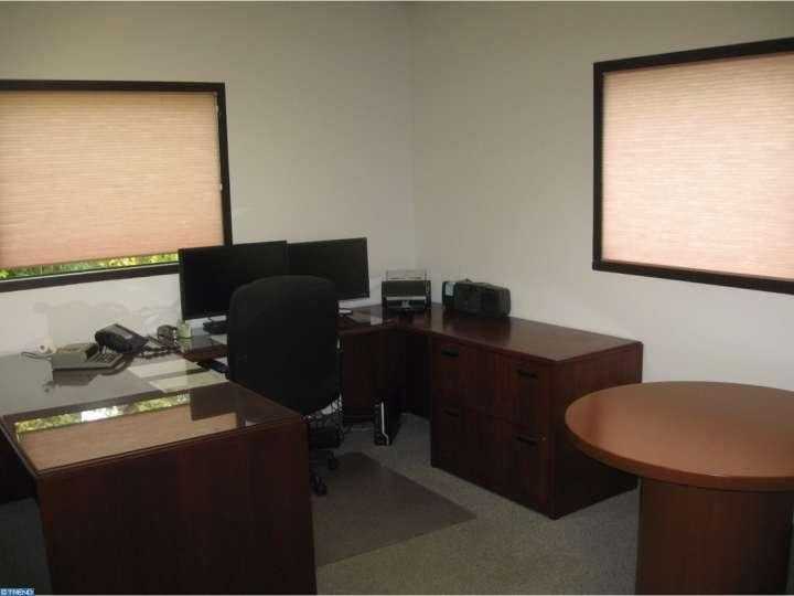 135 N Prospect St - Photo 2 of 15