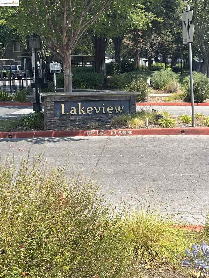 2207 Lakeview Circle #2207 - Photo 6 of 9