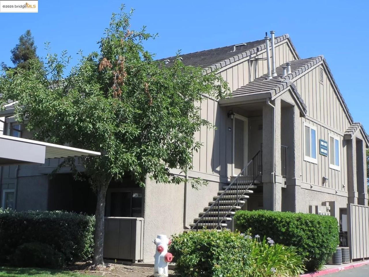 2207 Lakeview Circle #2207 - Photo 7 of 9