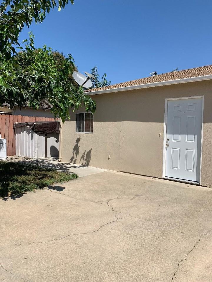 738 N 14th St #738B - Photo 5 of 5