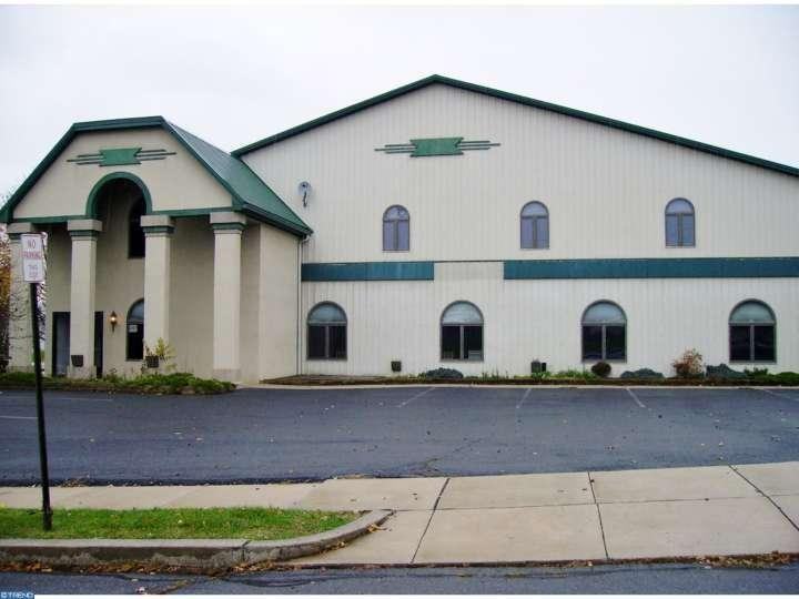 242 N Whiteoak St - Photo 2 of 23