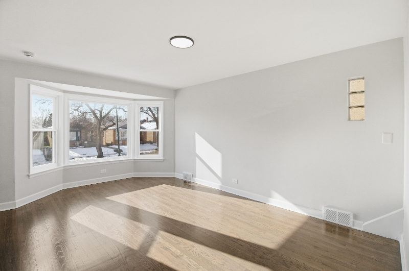 6640 West Foster Avenue #1 - Photo 7 of 31