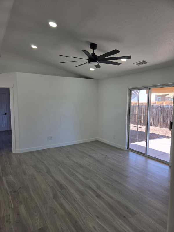 4885 North Arnold Drive - Photo 4 of 18