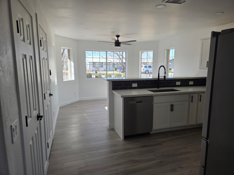 4885 North Arnold Drive - Photo 7 of 18