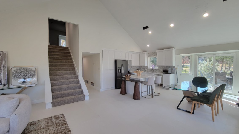 317 Kiowa Drive East - Photo 4 of 8