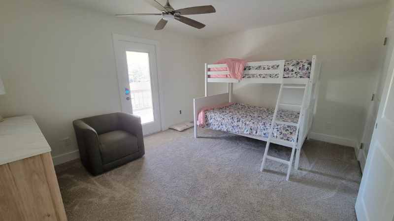 317 Kiowa Drive East - Photo 6 of 8