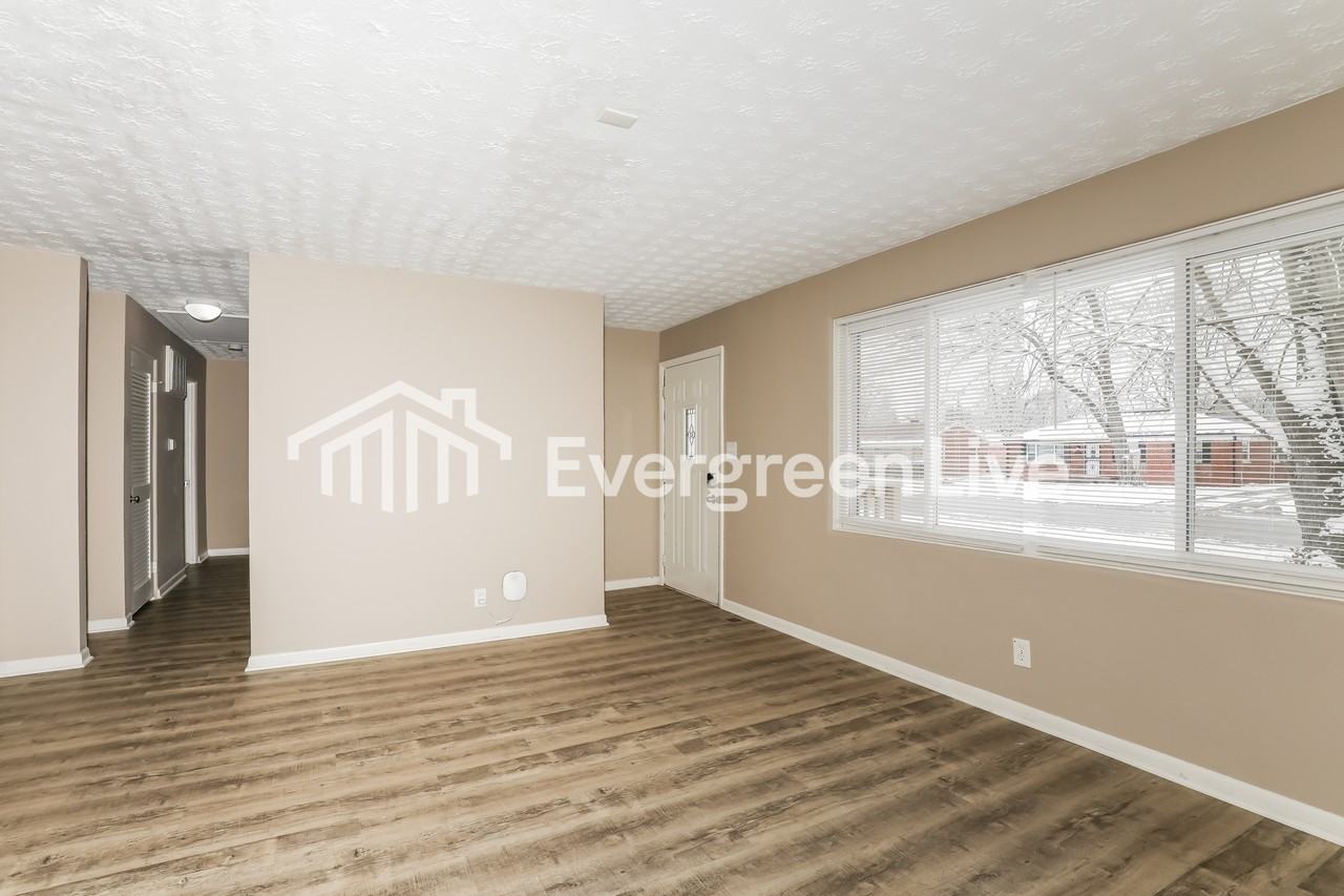 3913 N Bolton Ave - Photo 4 of 16