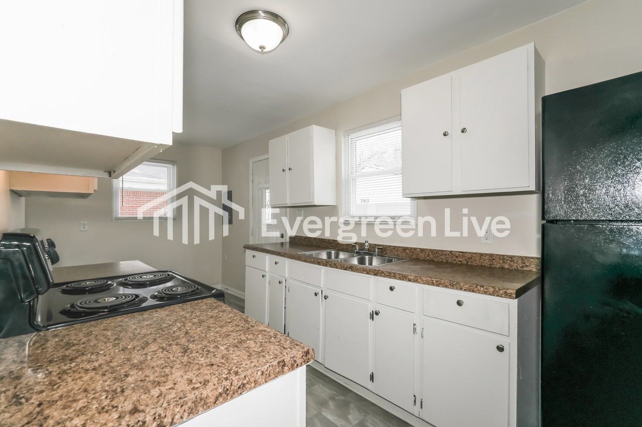 3913 N Bolton Ave - Photo 7 of 16