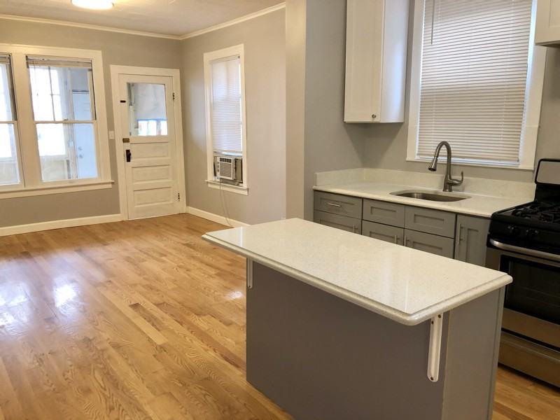 2156 Chicago #1R - Photo 2 of 10