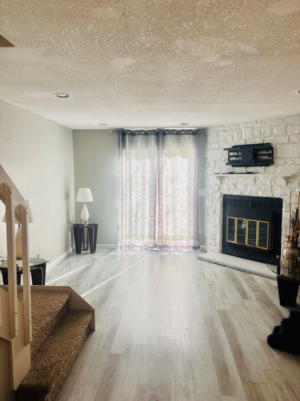 12053 E Hoye Dr - Photo 5 of 17