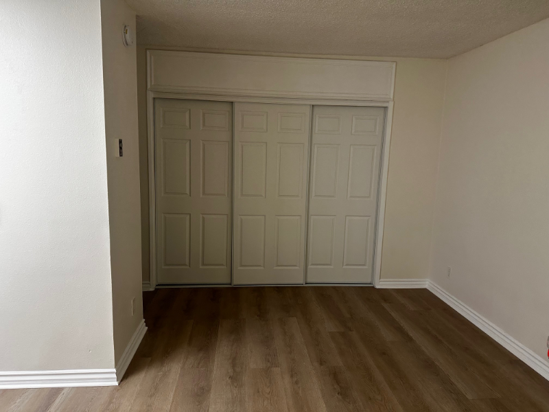 13059 Oxnard St #104 - Photo 4 of 11