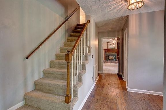 112 Manchester Place - Photo 4 of 11