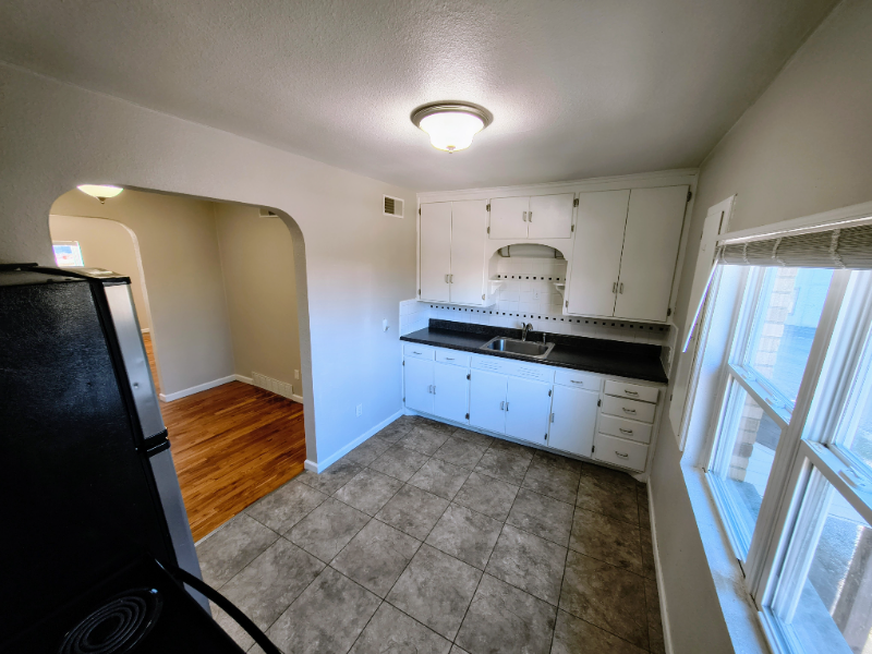 1114 Madison Street #2 - Photo 4 of 10