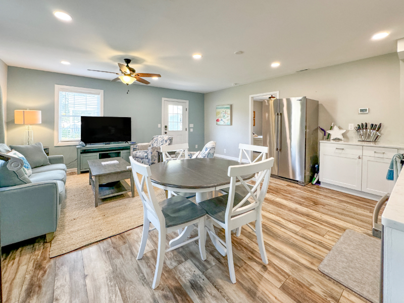 2703 Homes Drive - Photo 5 of 19