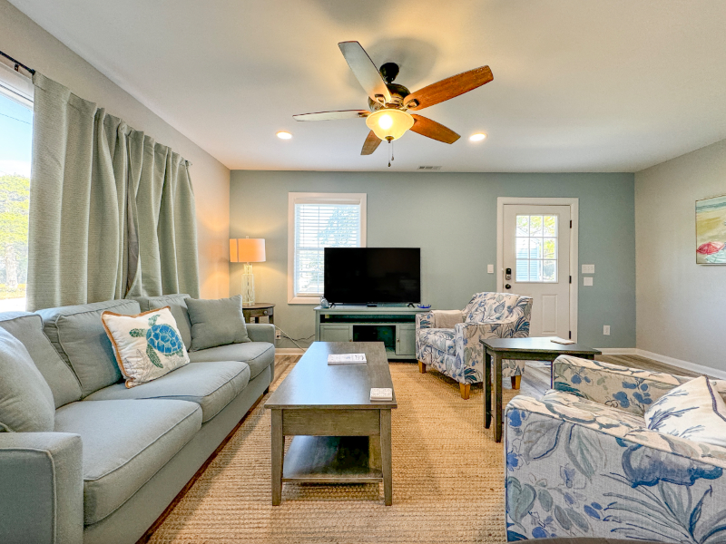 2703 Homes Drive - Photo 6 of 19