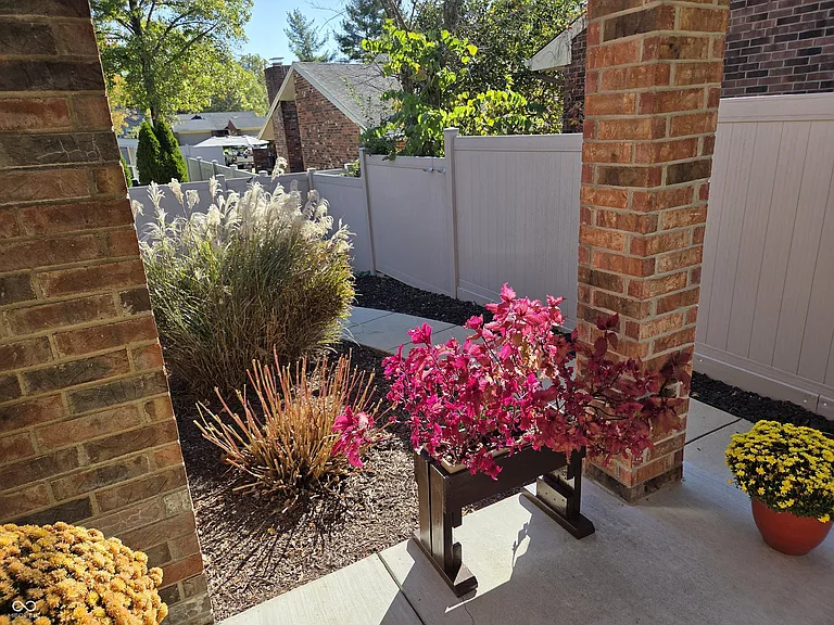 943 Mockernut Ct - Photo 4 of 20