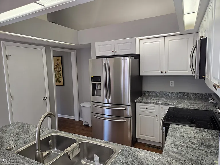 943 Mockernut Ct - Photo 5 of 20