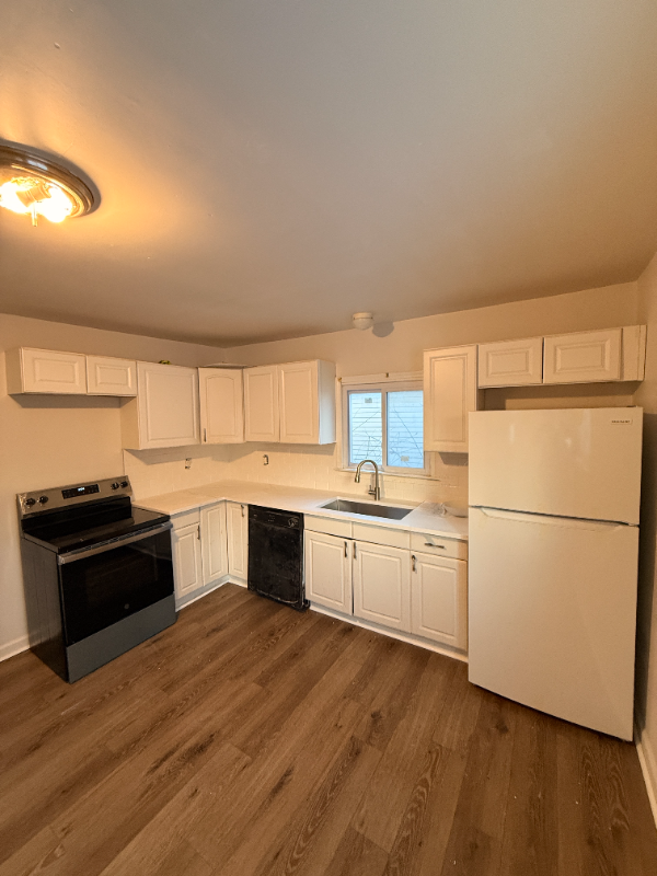 8468 Timken Avenue - Photo 3 of 16