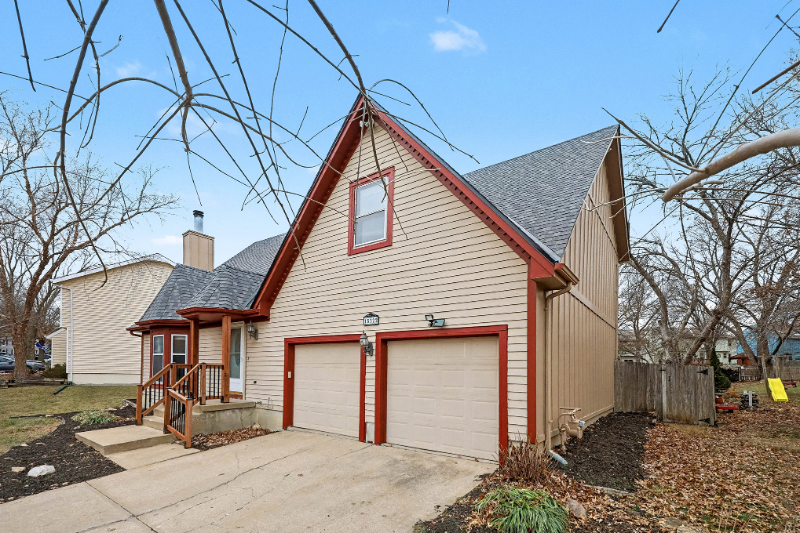 15322 West 83rd Terrace - Photo 2 of 18
