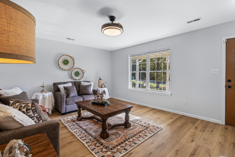 1604 Napoleon Drive - Photo 5 of 19