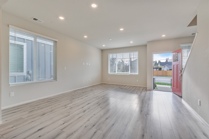 31547 Northwest North Avenue - Photo 2 of 20