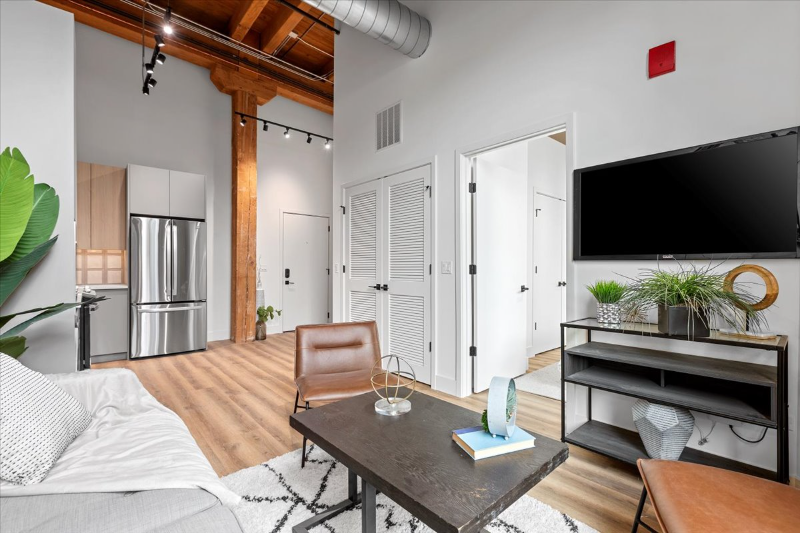 145 West Ohio Street - Photo 6 of 13