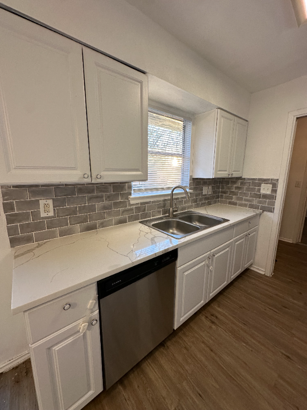 7206 Glen Haven Drive - Photo 4 of 15