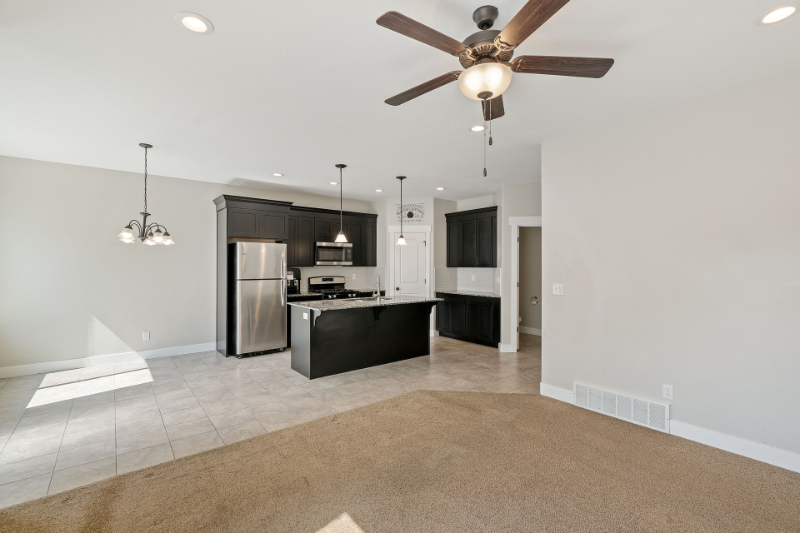 1721 Parkway Drive - Photo 2 of 20