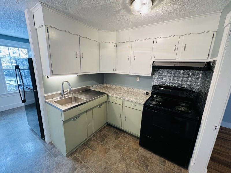 40 Hewitt Street #3 - Photo 2 of 13