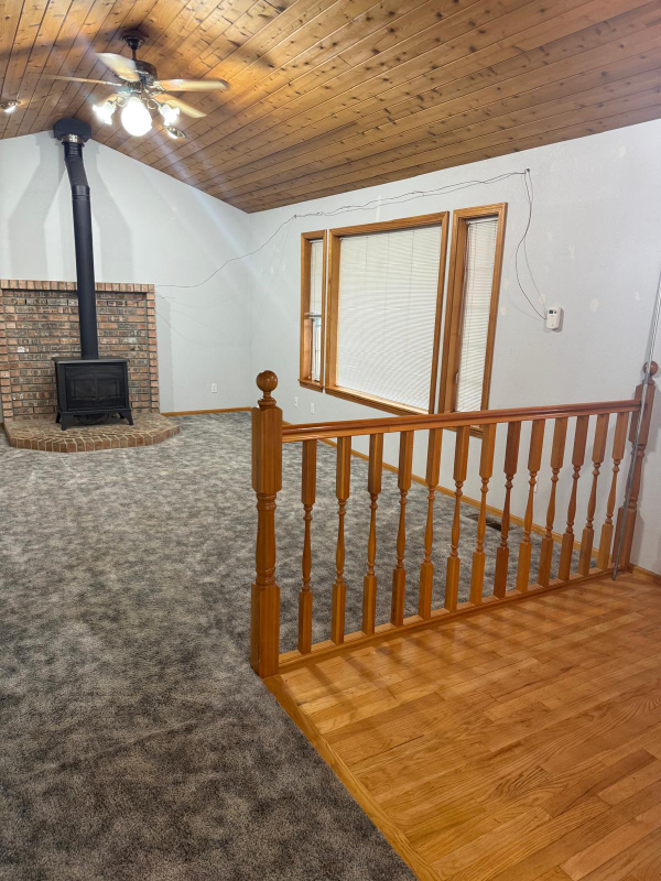 9342 Sumas Road - Photo 4 of 16