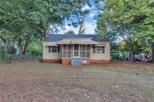 featured image of 2614 Skyline Avenue