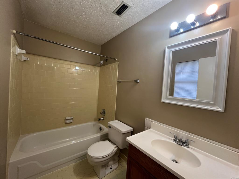 4142 Strathmore Drive - Photo 4 of 19