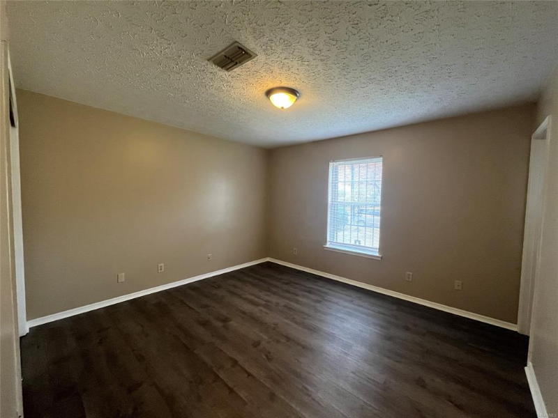 4142 Strathmore Drive - Photo 7 of 19