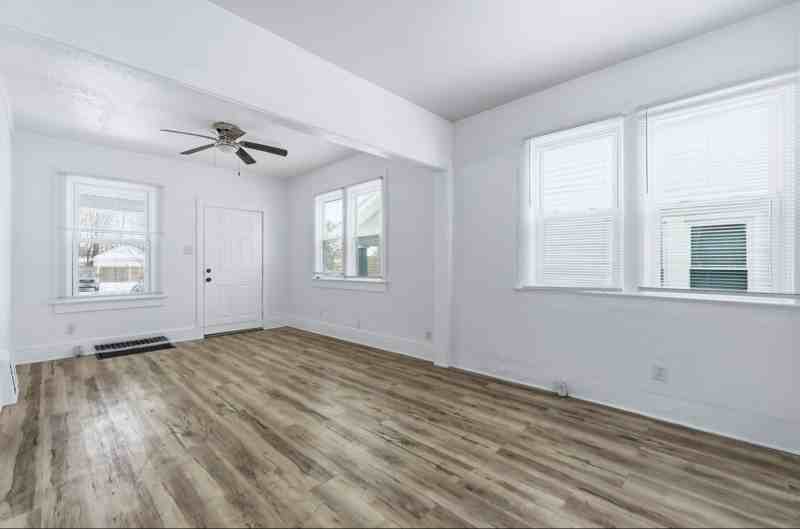 1629 Sherman Blvd - Photo 2 of 15