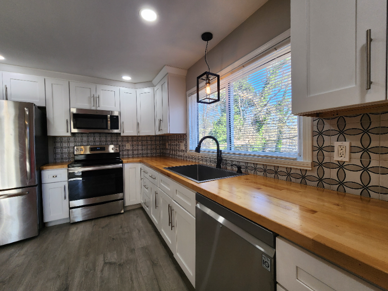 1020 Woodvale Drive - Photo 4 of 20