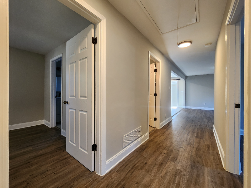 1020 Woodvale Drive - Photo 7 of 20