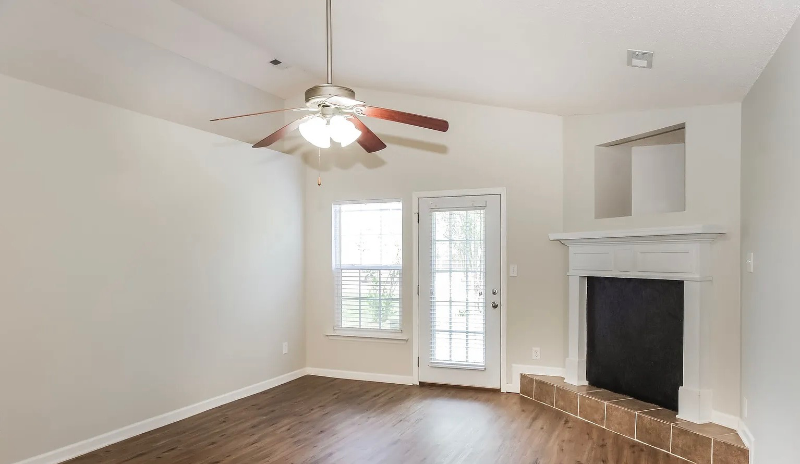 116 Wittington Lane Northwest - Photo 5 of 9