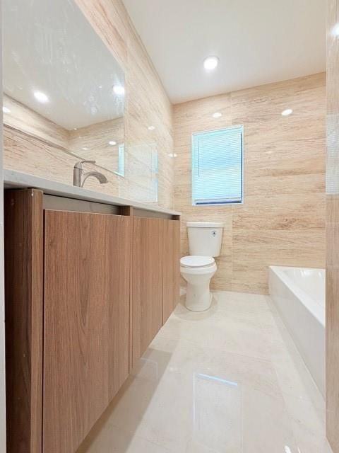 53 Northeast 16th Place ##1 - Photo 6 of 16