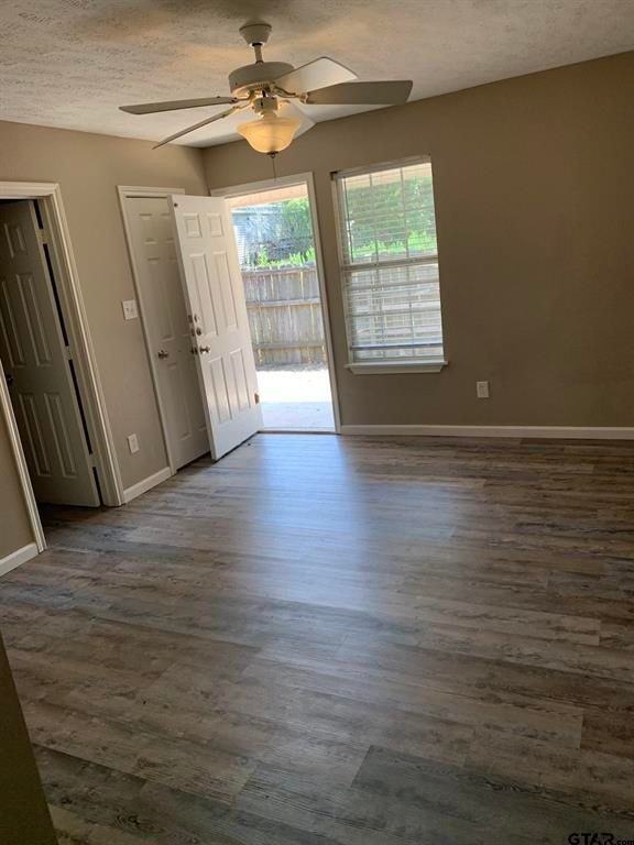 113 Elm Creek Drive - Photo 3 of 15