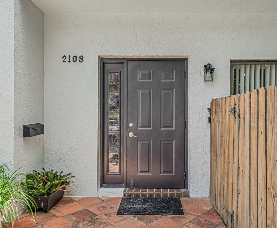 2108 Northeast 44th Street - Photo 4 of 48