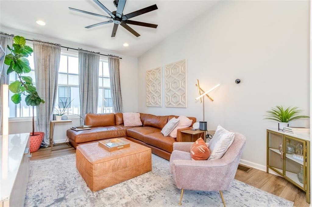 912 Brees Court NW - Photo 4 of 34