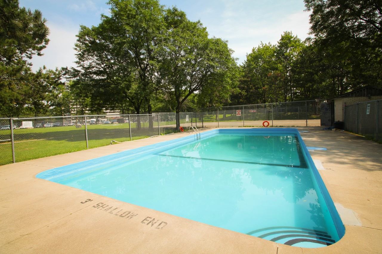 1840 Bloor St E - Photo 3 of 7