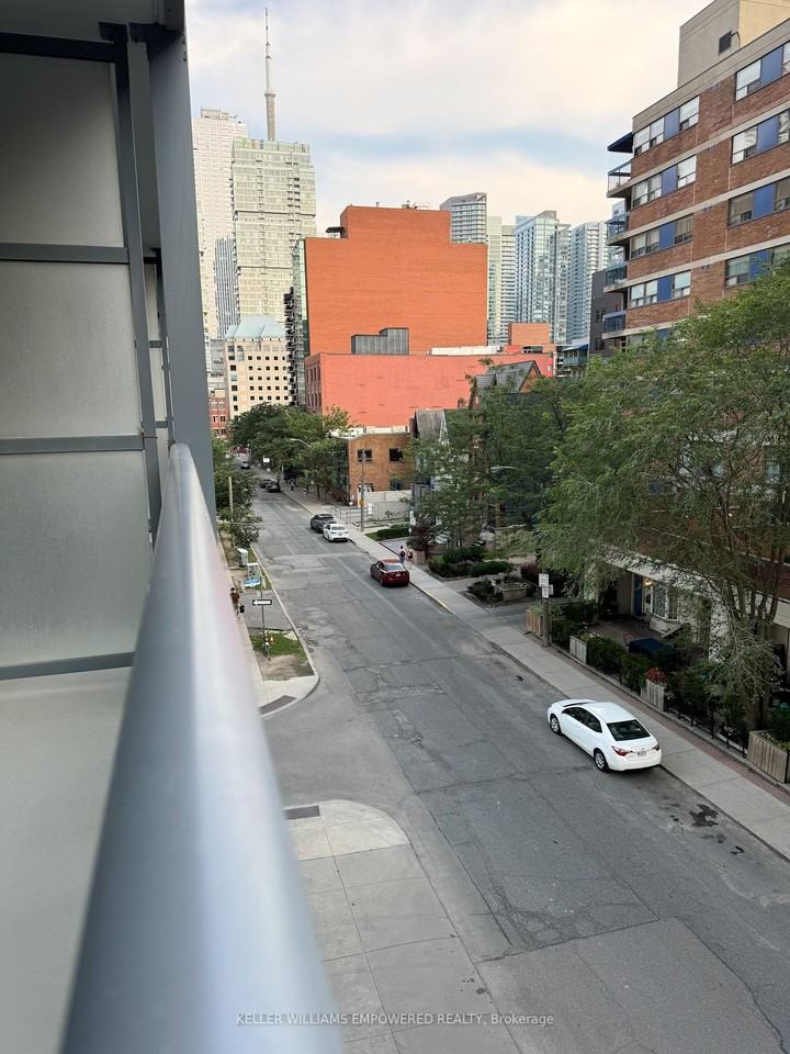 210 Simcoe Street #210 - Photo 7 of 9