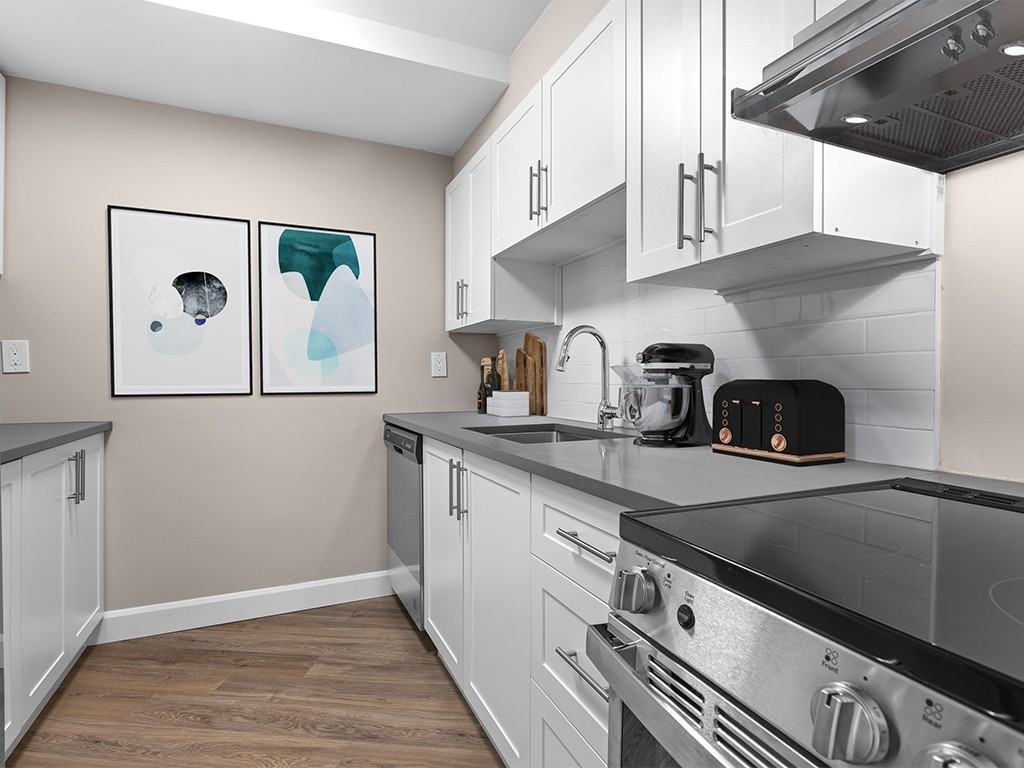 Parkway Towers - Photo 6 of 18