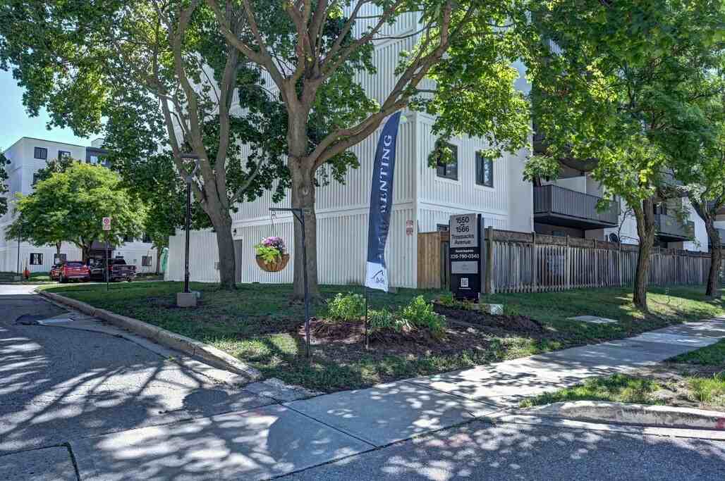 1550 - 1566 Trossacks Avenue - Photo 3 of 19