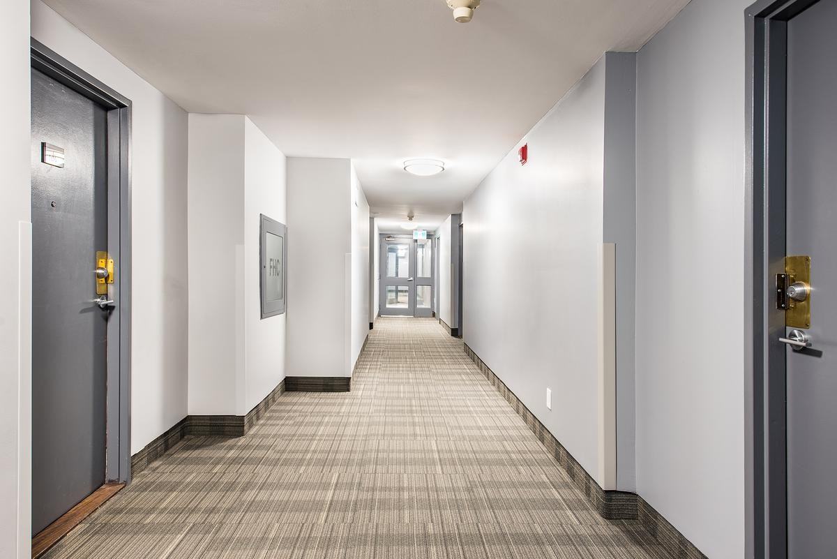 75 Silver Springs Boulevard - Photo 4 of 23