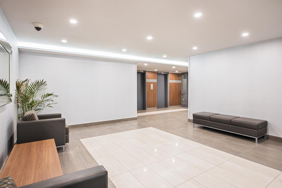 75 Silver Springs Boulevard - Photo 7 of 23