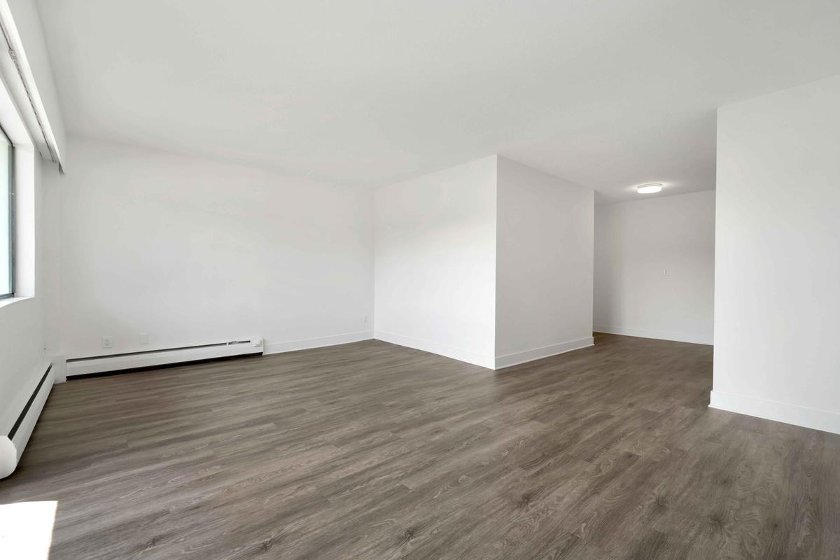 Richelieu Apartments - Photo 3 of 20